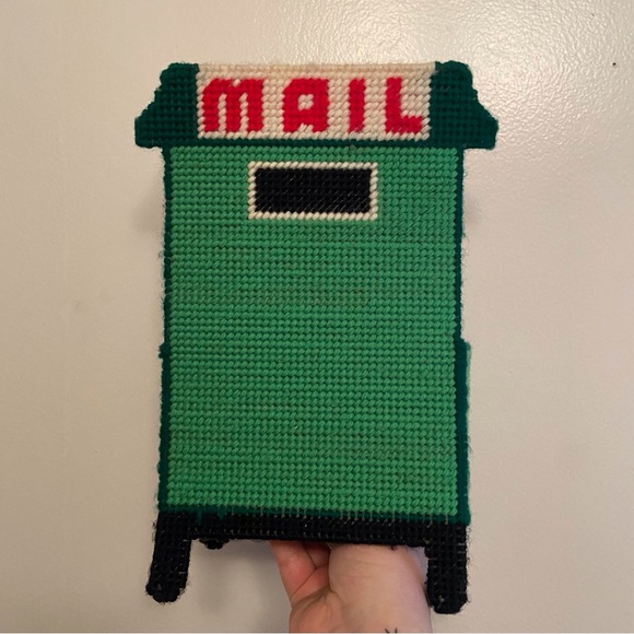 Vintage Santa Car Mail Christmas Card Holder Needlepoint - Picture 2 of 3